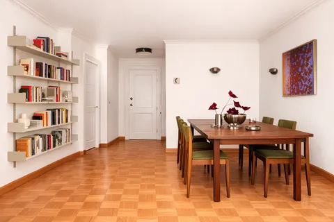 $539,000 | 201 East 77th Street, Unit 11E | Upper East Side