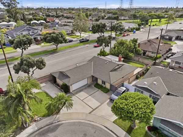 $949,000 | 5301 Kirtland Avenue, Lakewood, CA 90713