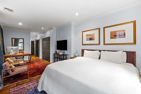 $1,100,000 | 1617 Spruce Street, Unit 200, Philadelphia, PA 19103