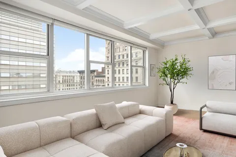 $2,700,000 | 69 5th Avenue, Unit 17J | Flatiron