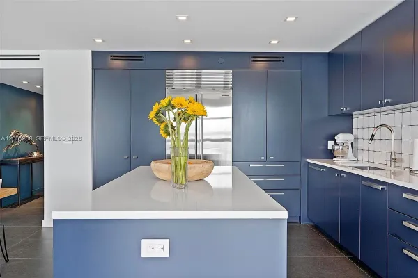 $2,100,000 | 9 Island Avenue, Unit 407, Miami Beach, FL 33139