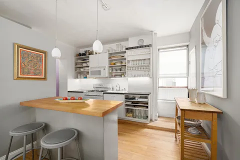 $775,000 | 124 Thompson Street, Unit 7 | SoHo