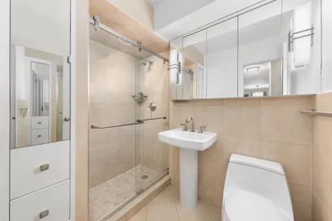 $1,295,000 | 505 East 79th Street, Unit 7L | Upper East Side