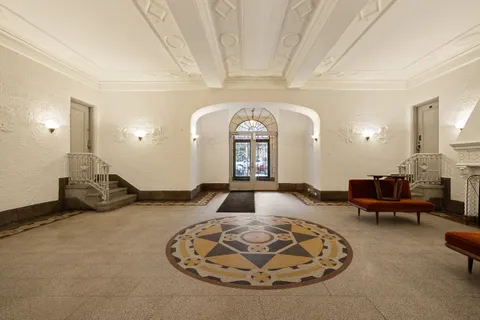 $690,000 | 277 Washington Avenue, Unit 5J | Clinton Hill