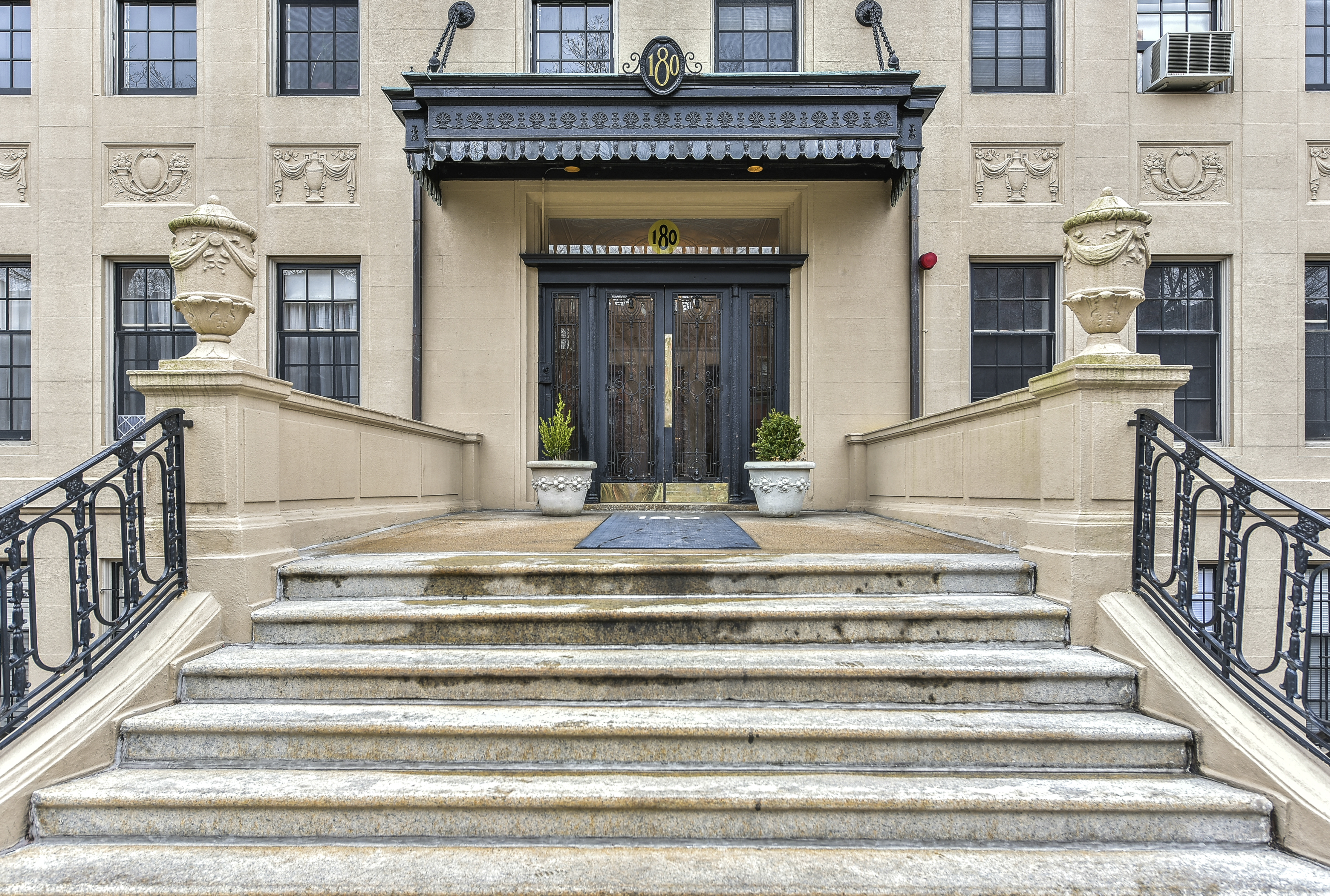 180 Commonwealth Avenue, Unit 7 Boston, MA 02116 - Photo 11 of 13 Gallery Image 11