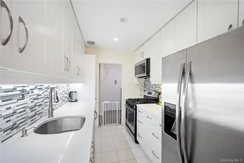 $480,000 | 75-34 Bell Boulevard, Unit LD | Oakland Gardens