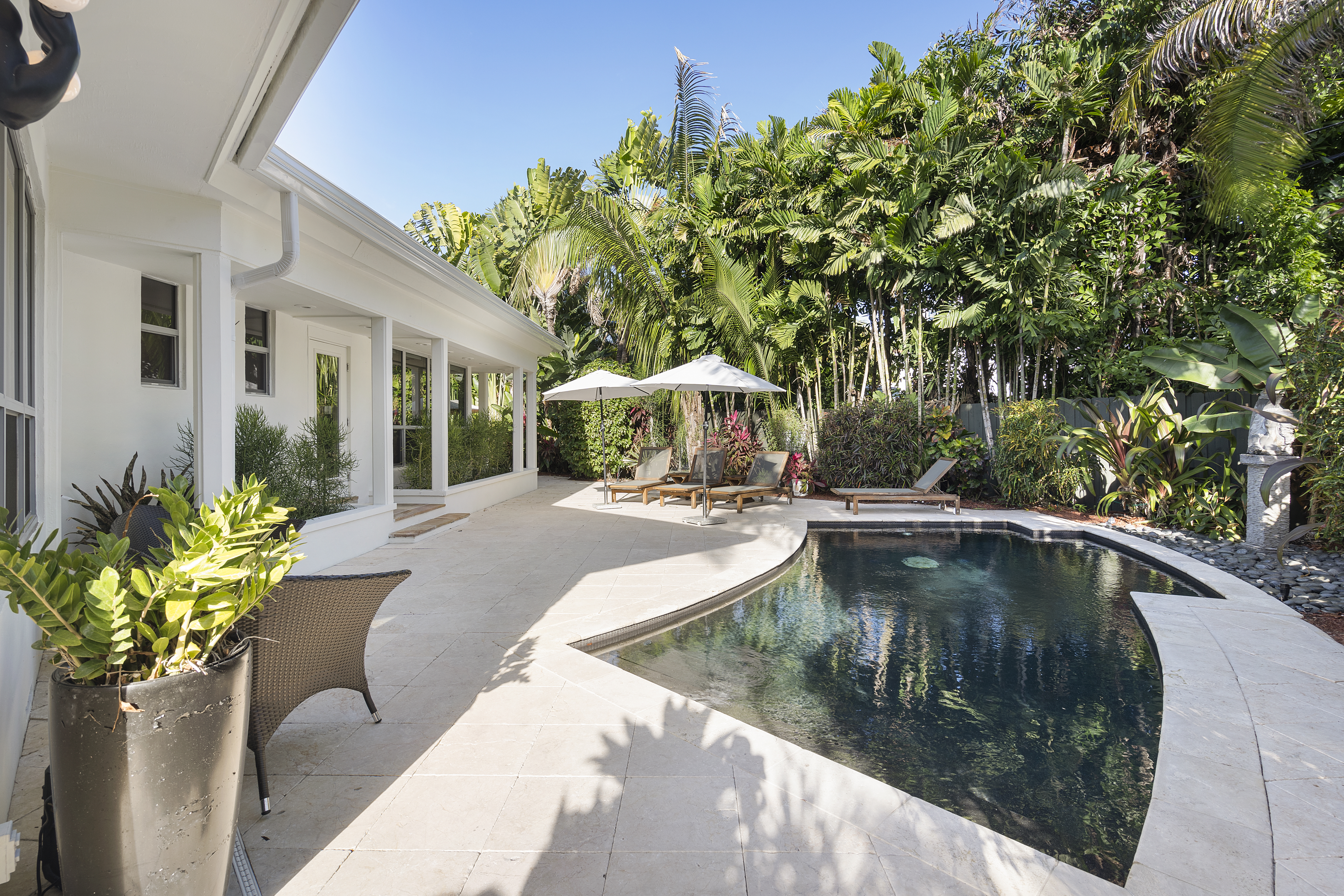 2545 Flamingo Place Miami Beach, FL 33140 - Photo 2 of 23