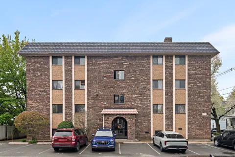 $558,000 | 301 Lowell Street, Unit 12, Somerville, MA 02145