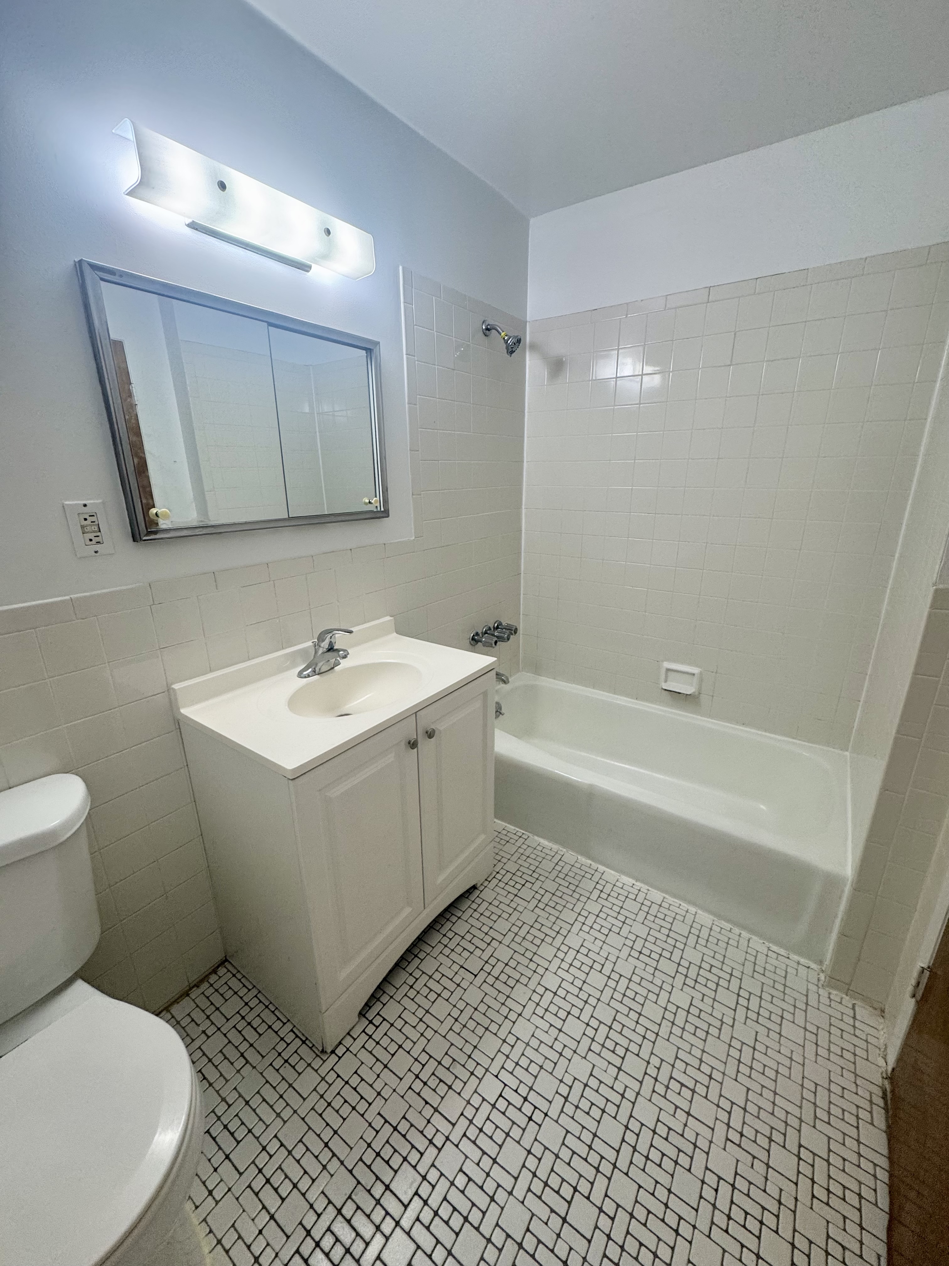 59-15 39th Avenue, Unit 3 Queens, NY 11377 - Photo 12 of 12