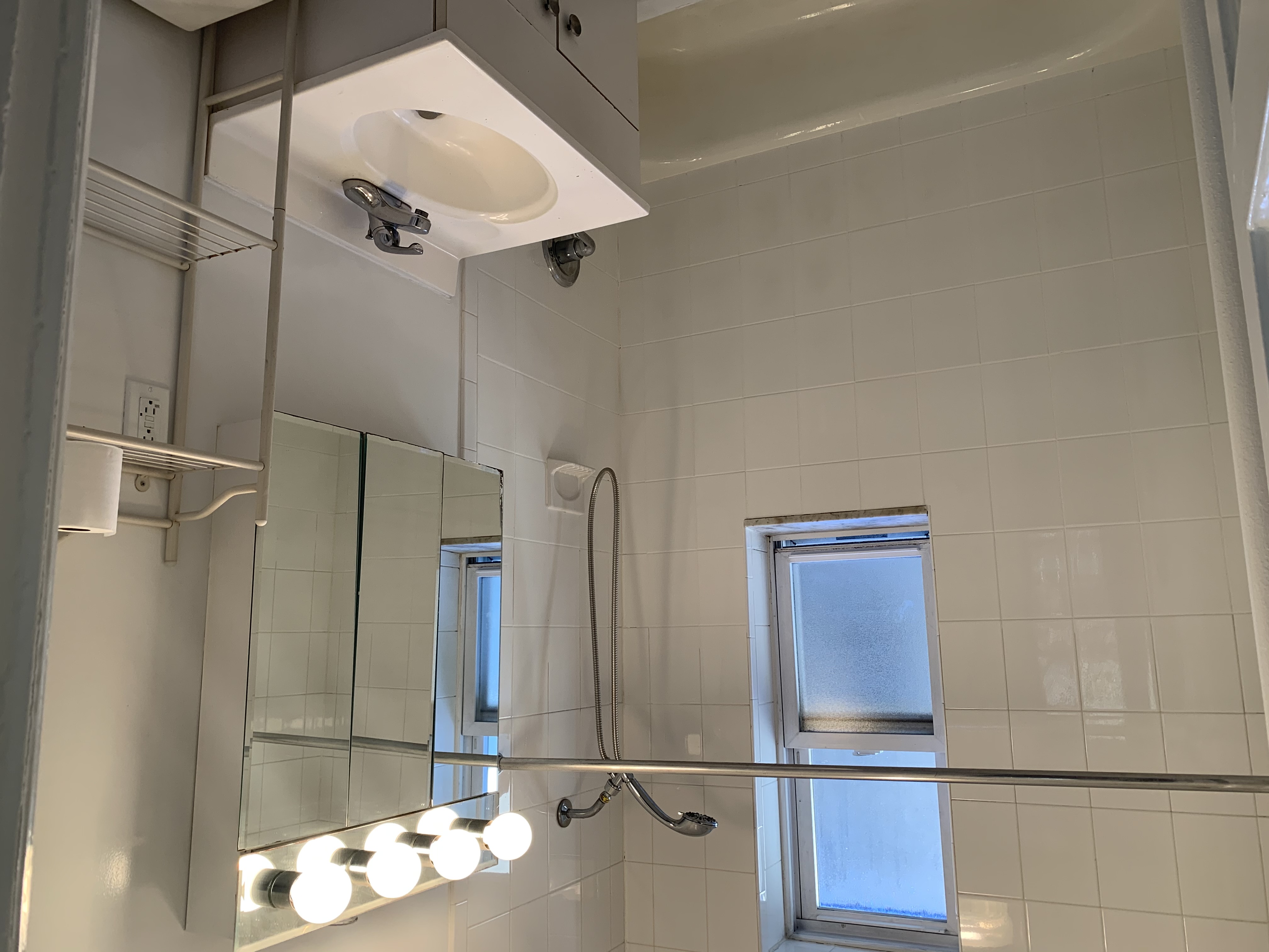 31-74 33rd Street, Unit 2R Queens, NY 11106 - Photo 8 of 10