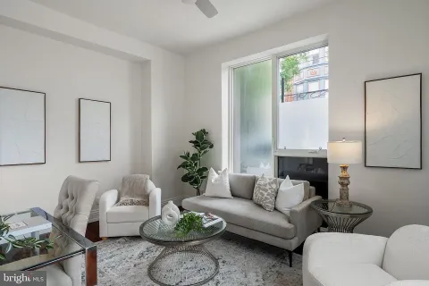 $885,000 | 701 South 6th Street, Philadelphia, PA 19147