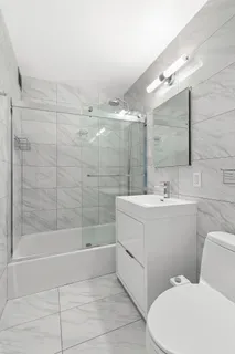 $950,000 | 201 East 17th Street, Unit 30F | Gramercy