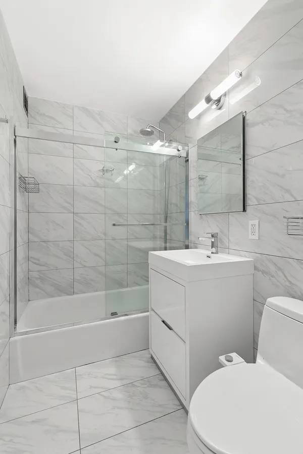 $950,000 | 201 East 17th Street, Unit 30F | Gramercy