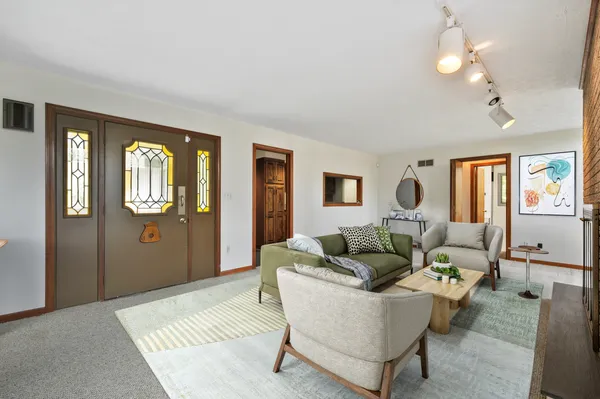 $389,000 | 3132 Lake Road, New Castle, PA 16102