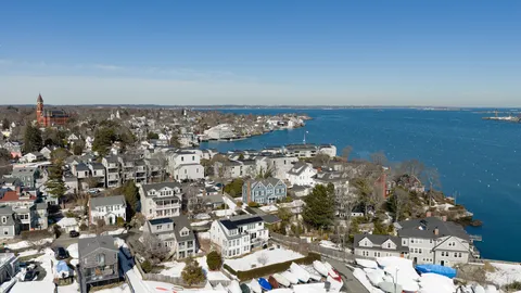 $2,595,000 | 10 Redstone Lane, Marblehead, MA 01945