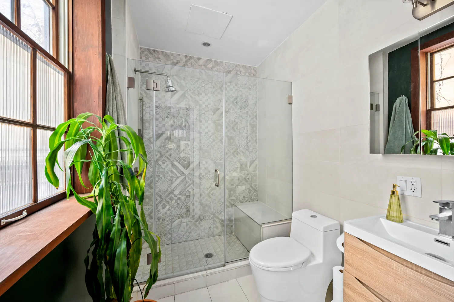 $3,800 | 210 Pulaski Street, Unit 1A | Bedford-Stuyvesant