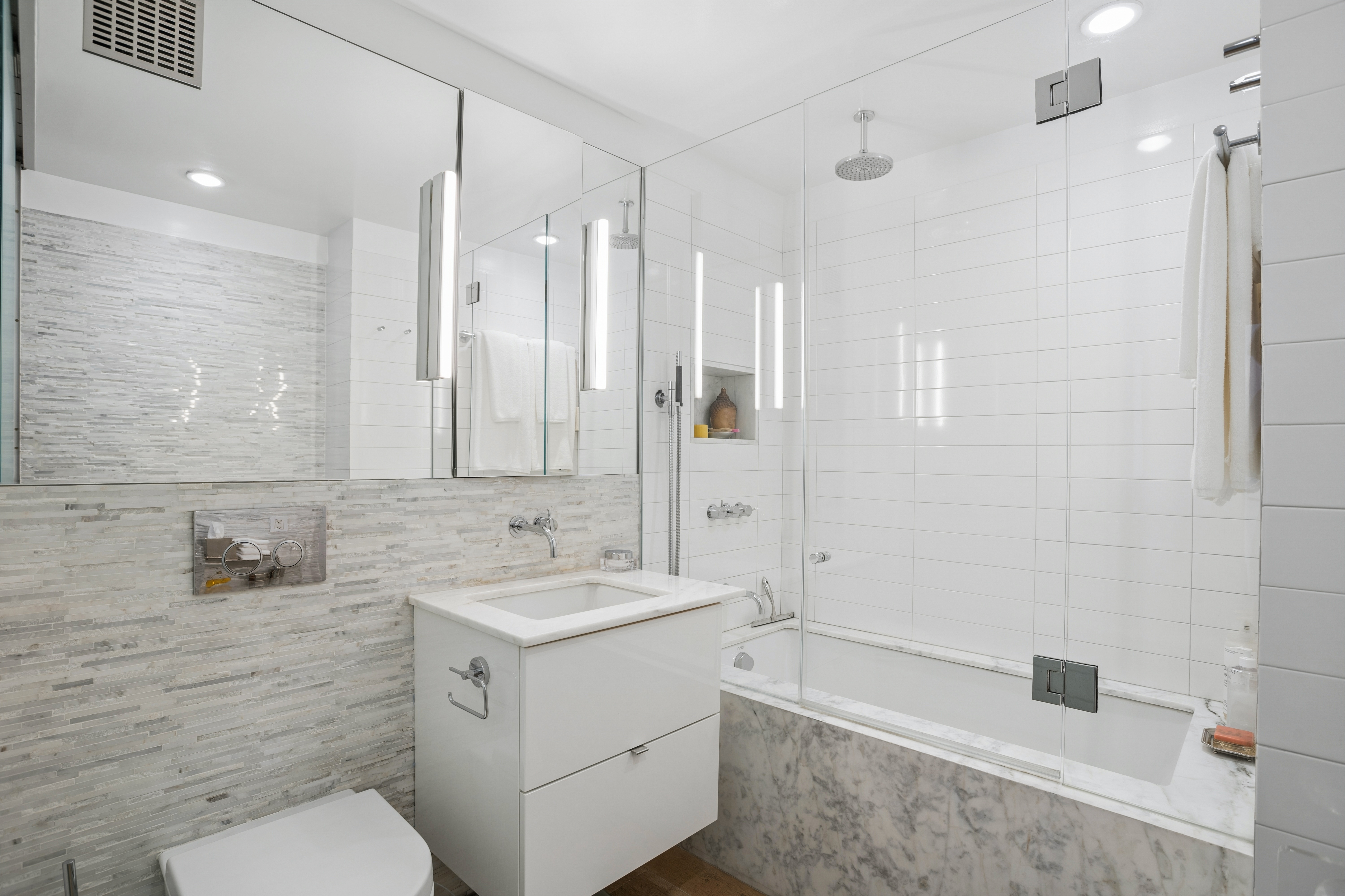 200 Central Park South, Unit 18L Manhattan, NY 10019 - Photo 7 of 9