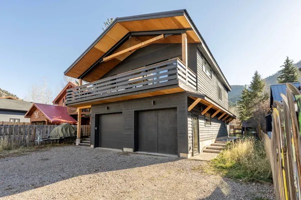 $3,900,000 | 667 East Kelly Avenue, Jackson, WY 83001