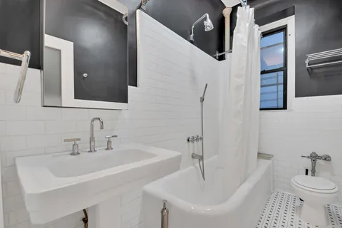 $649,000 | 790 Riverside Drive, Unit 1K | Washington Heights