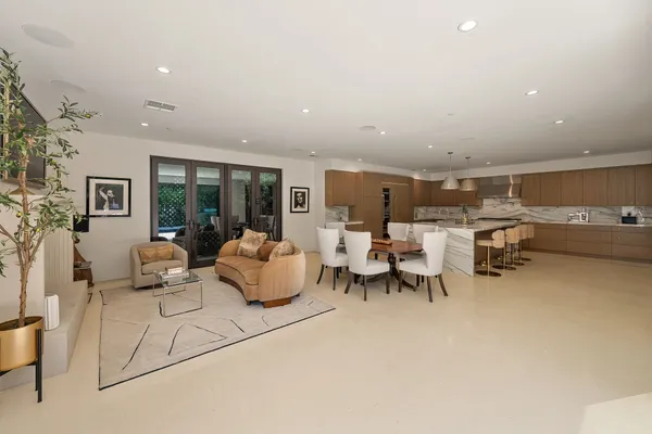 $4,100,000 | Laurel Canyon Road, Los Angeles, CA 90046