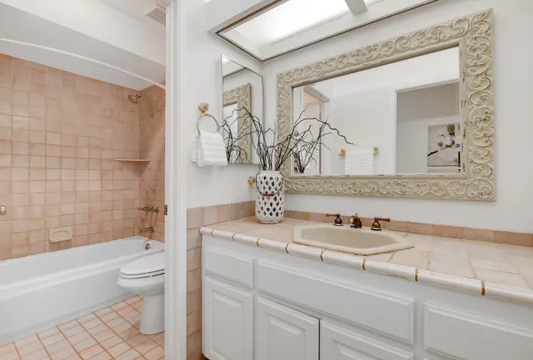 $1,350,000 | 3408 Viewpoint Way, Oceanside, CA 92056