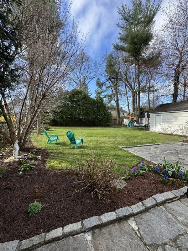 $2,350,000 | 64 Summit Road, Riverside, CT 06878