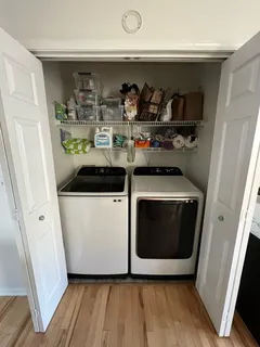 a view of washer and dryer in a kitchen