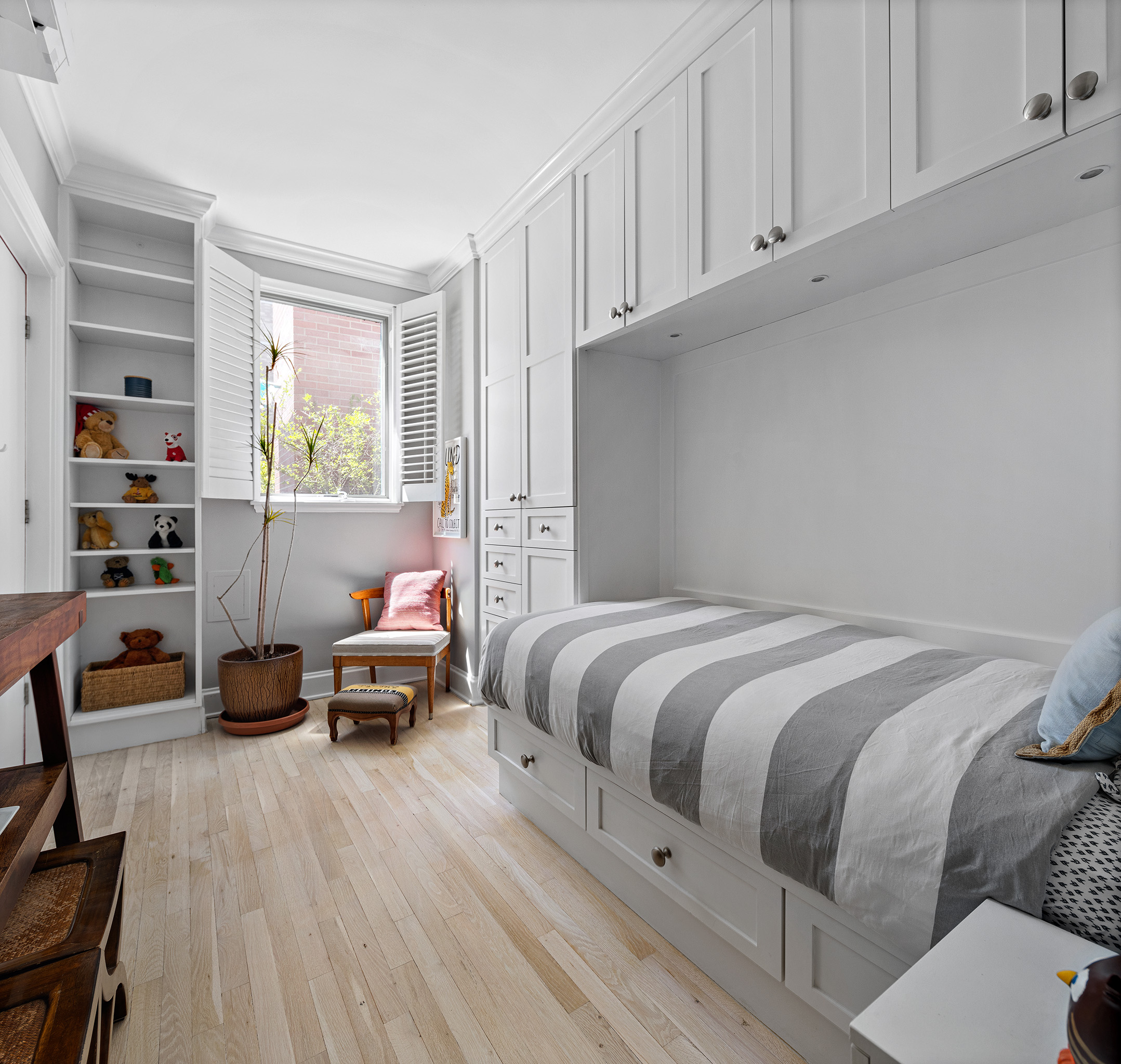 125 East 12th Street, Unit PHA Manhattan, NY 10003 - Photo 9 of 19