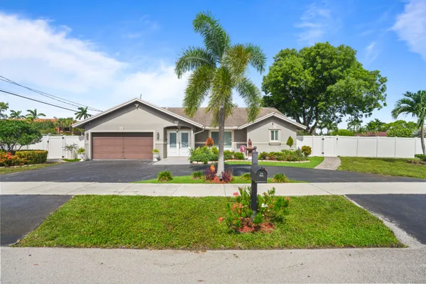 $4,500 | 4040 Northeast 6th Avenue, Deerfield Beach, FL 33064