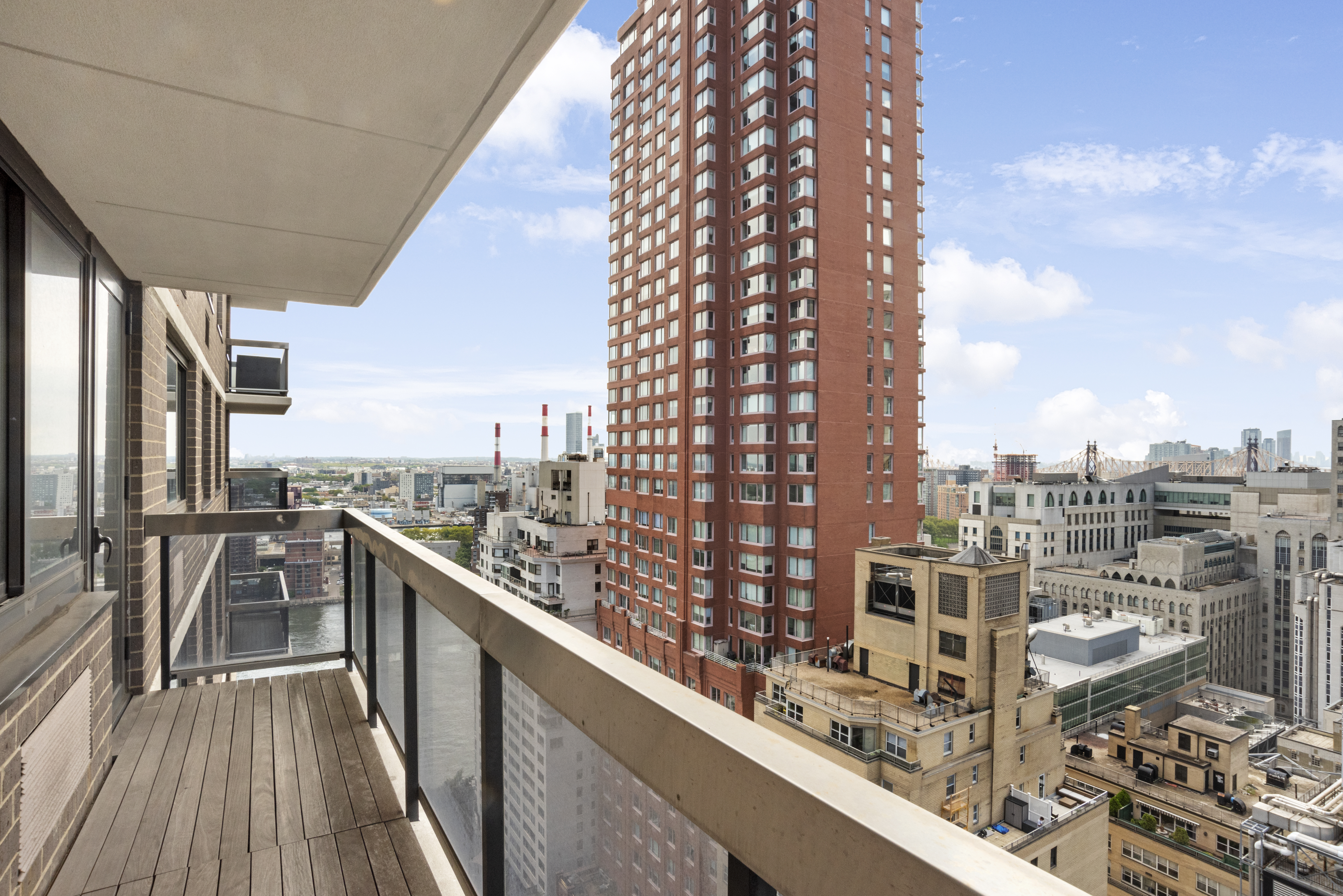 515 East 72nd Street, Unit 25E Manhattan, NY 10021 - Photo 9 of 11 a view of balcony with city view