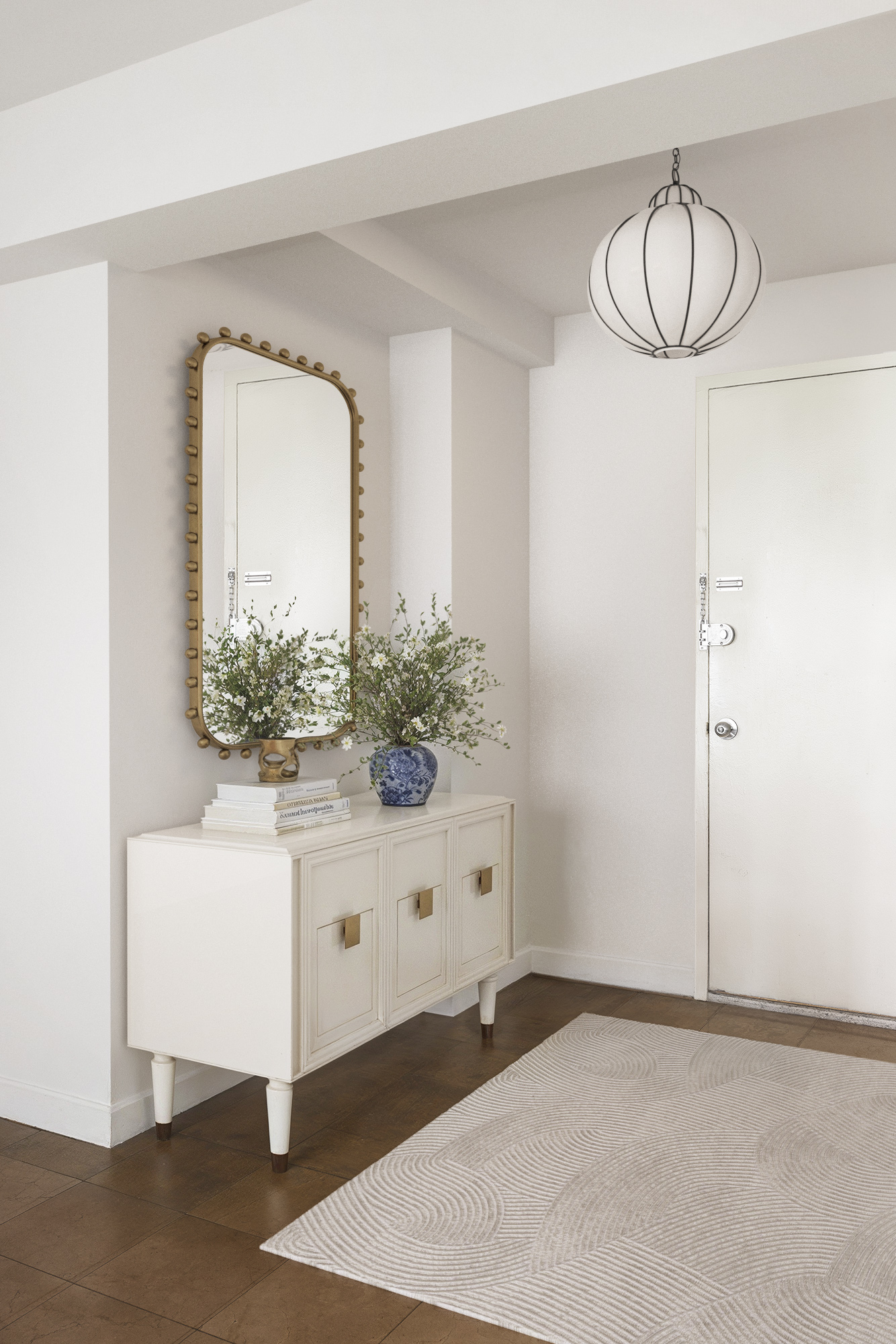 515 East 85th Street, Unit 6D Manhattan, NY 10028 - Photo 13 of 16 a view of entryway with wooden floor