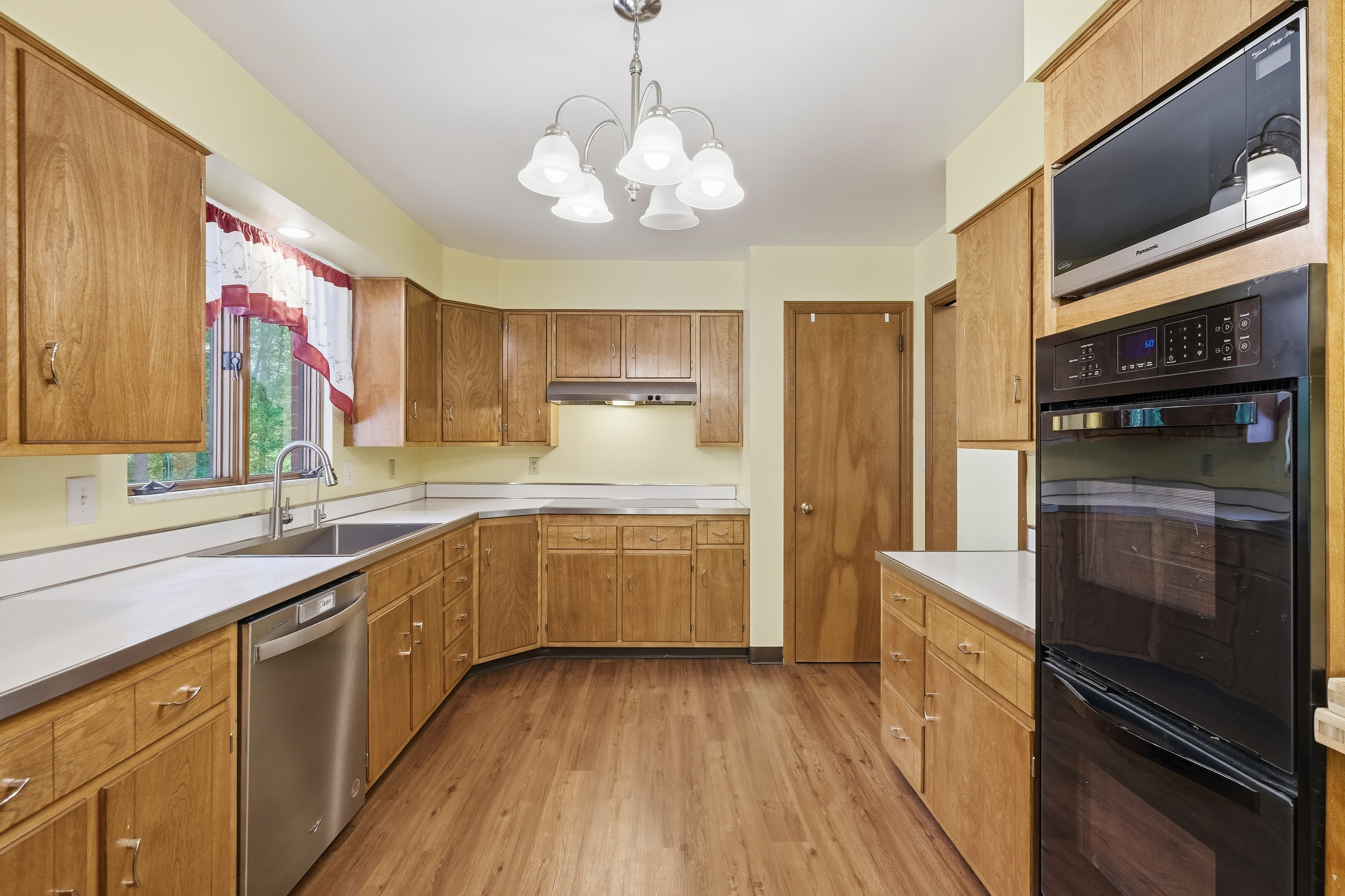 101 Oakwood Road Canonsburg, PA 15317 - Photo 10 of 32