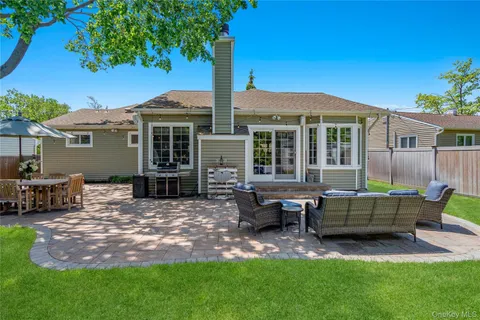 $1,098,000 | 8 Melony Avenue, Plainview, NY 11803