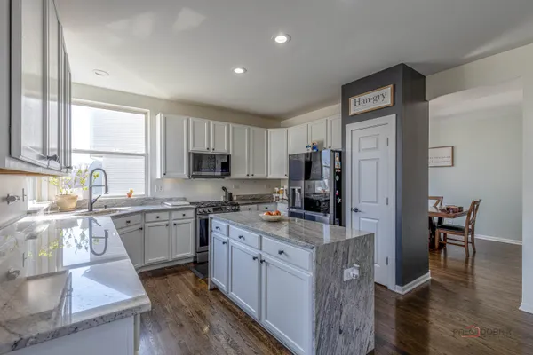 $474,900 | 2212 Baxter Court, Elgin, IL 60123