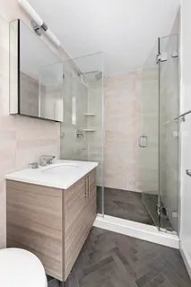 $899,000 | 333 East 34th Street, Unit 10H | Murray Hill