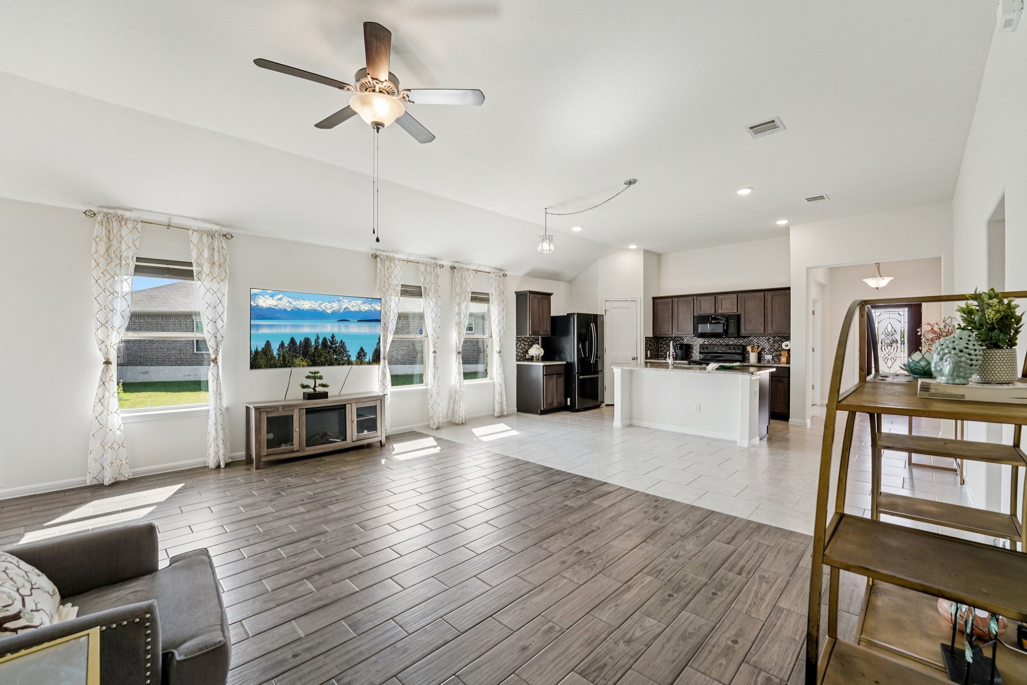 210 Helen Road Hutto, TX 78634 - Photo 11 of 19