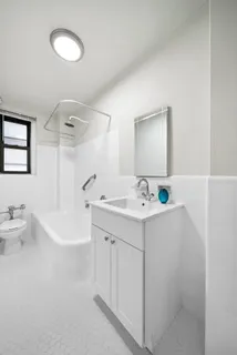 $560,000 | 321 East 54th Street, Unit 9B | Sutton Place