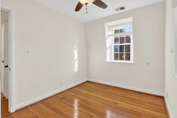 $590,000 | South Stafford Street, Arlington, VA 22206