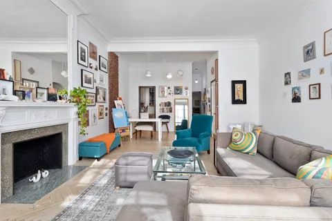 $1,345,000 | 11 West 81st Street, Unit 2B | Upper West Side