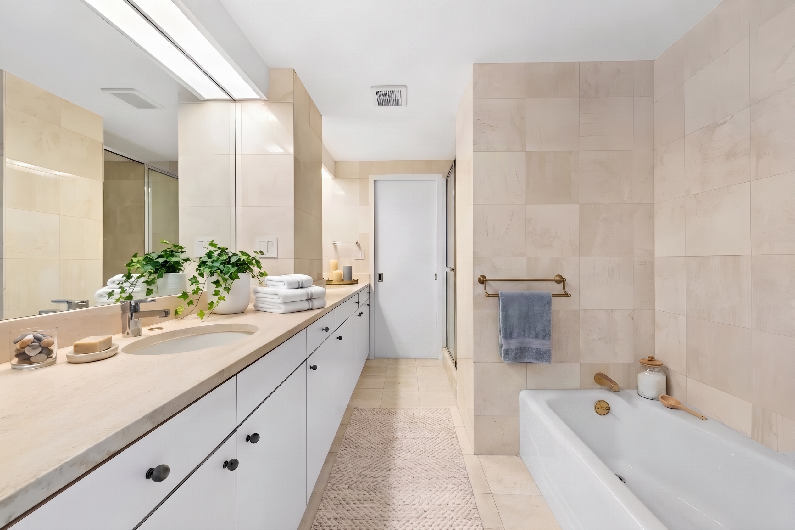 188 East 70th Street, Unit 19AB Manhattan, NY 10021 - Photo 8 of 22 Gallery Image 8