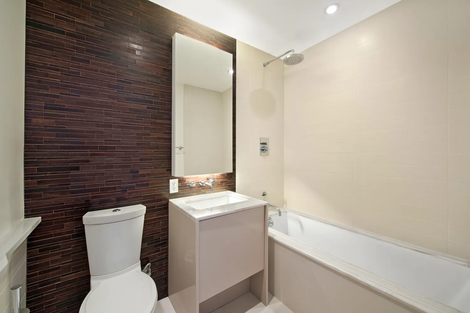 $6,450 | 2 Northside Piers, Unit 21B | Williamsburg