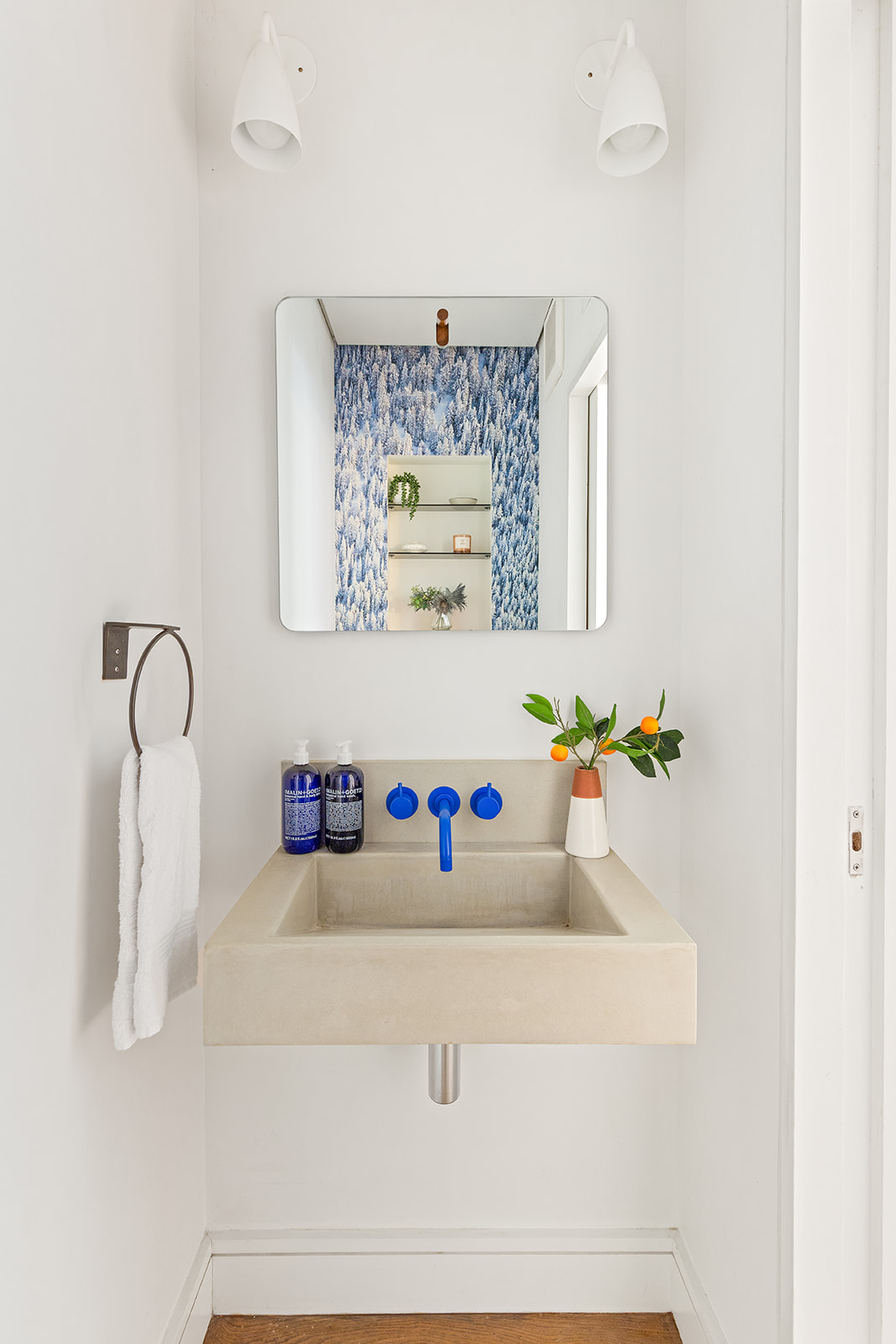230 Bergen Street Brooklyn, NY 11217 - Photo 7 of 21 a bathroom with a sink and a bathtub