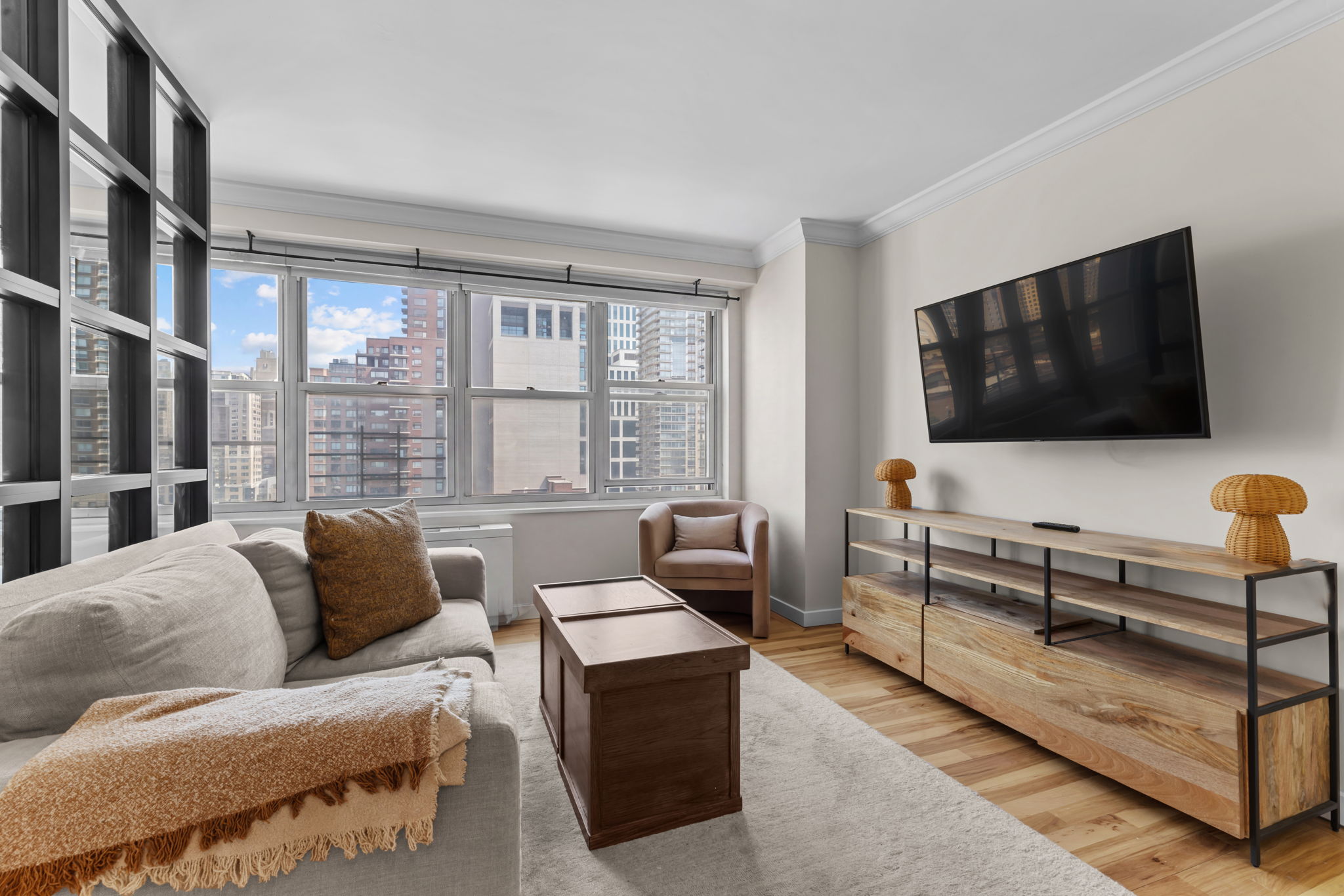363 East 76th Street, Unit 14K Manhattan, NY 10021 - Photo 2 of 14