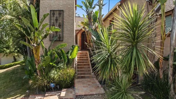 $1,999,000 | 14440 Valley Vista Boulevard, Sherman Oaks, CA 91423