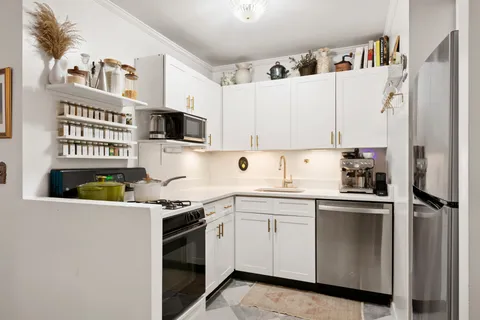 $1,395,000 | 44 East 12th Street, Unit 7E | Greenwich Village