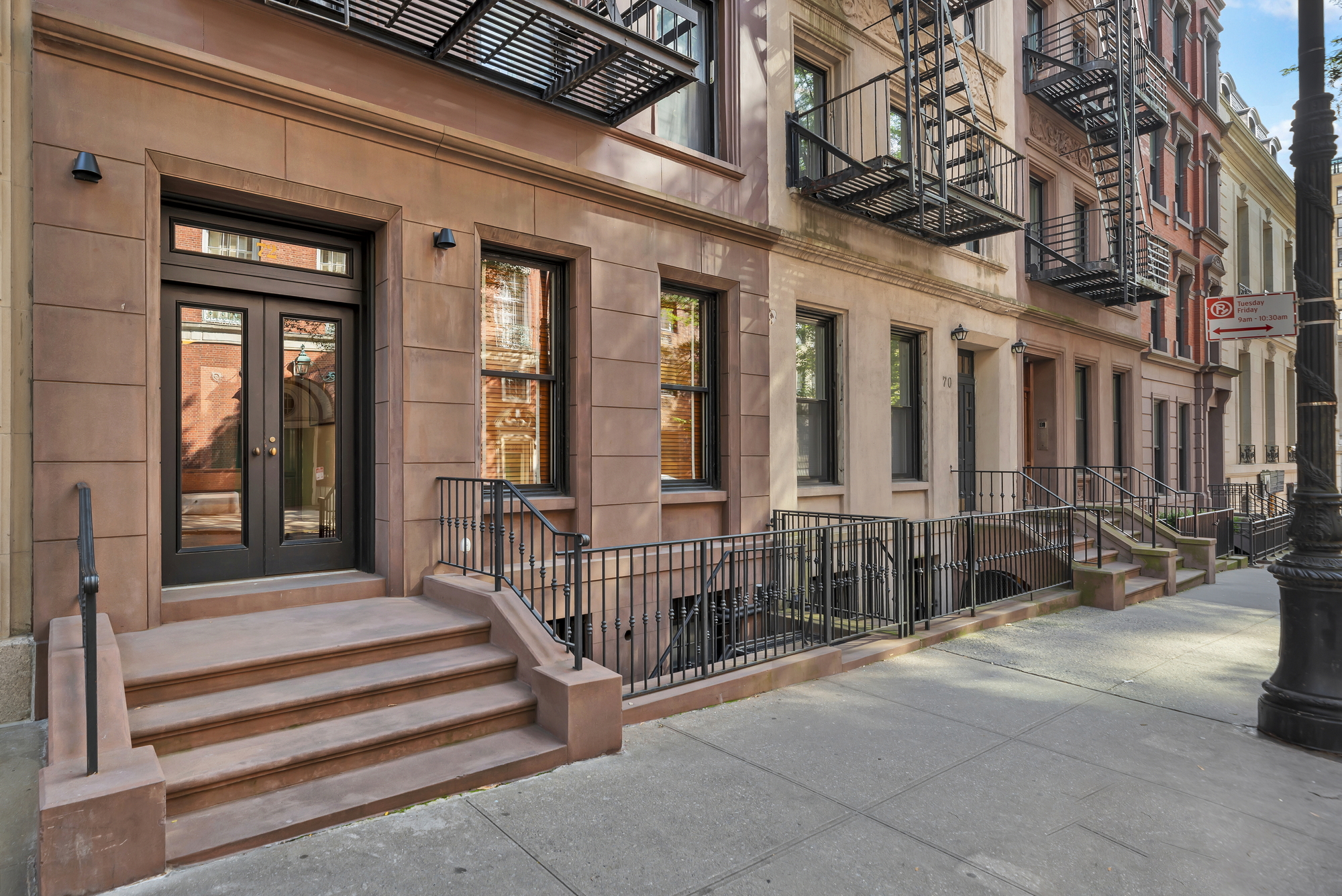 72 East 93rd Street, Unit 5AB Manhattan, NY 10128 - Photo 16 of 17 a view of a building with stairs