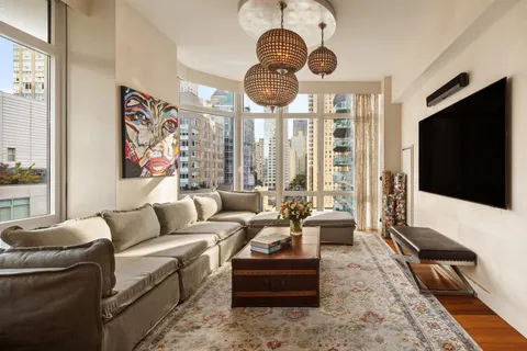 $25,000 | 10 West End Avenue, Unit 14A | Upper West Side