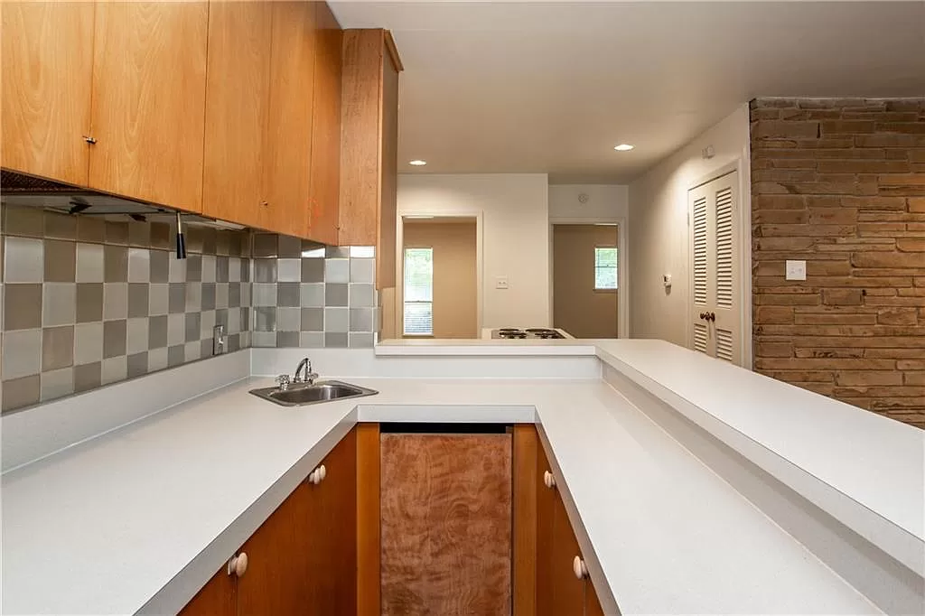 616 Edgefield Road Fort Worth, TX 76107 - Photo 19 of 35