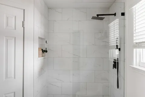 $950,000 | 7402 Whistlestop Drive, Austin, TX 78749