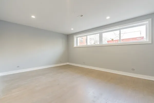 $739,900 | 731 West 17th Street, Unit 1E, Chicago, IL 60616